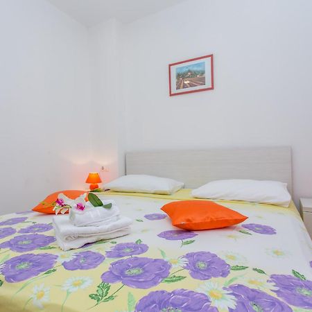 Apartments Grepo Sljeme Makarska Bilik gambar