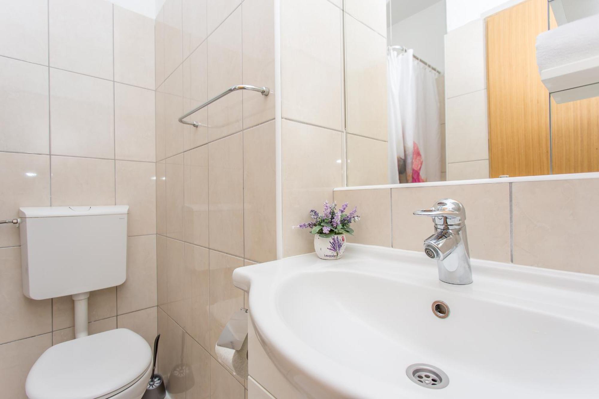 Apartments Grepo Sljeme Makarska Bilik gambar