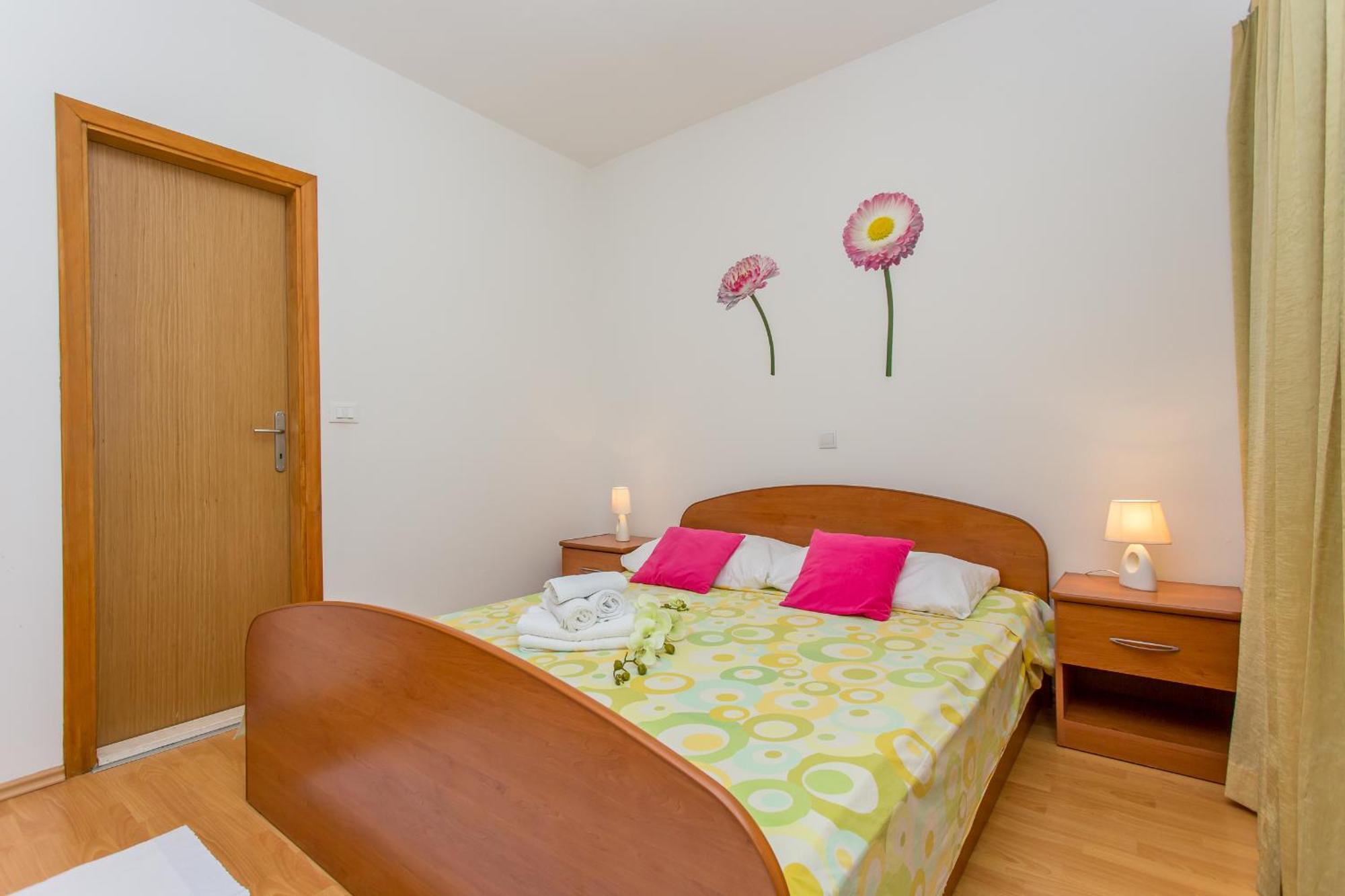 Apartments Grepo Sljeme Makarska Bilik gambar