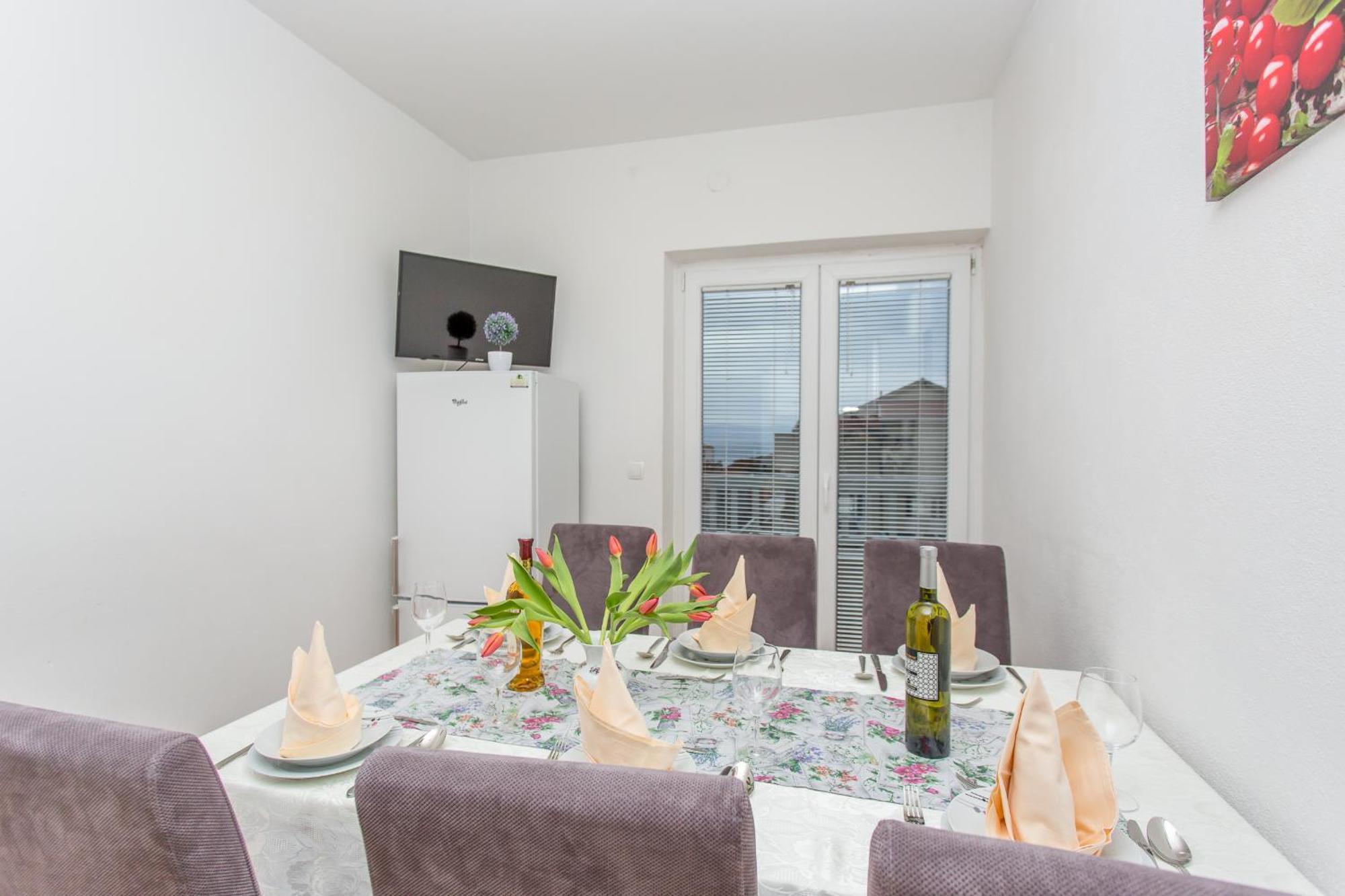 Apartments Grepo Sljeme Makarska Bilik gambar