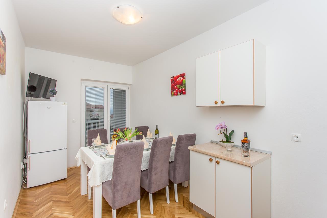 Apartments Grepo Sljeme Makarska Bilik gambar